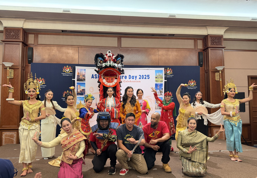 Artists participating in ASEAN Cultural Day 2025 in Washington D.C. (Photo: VNA)