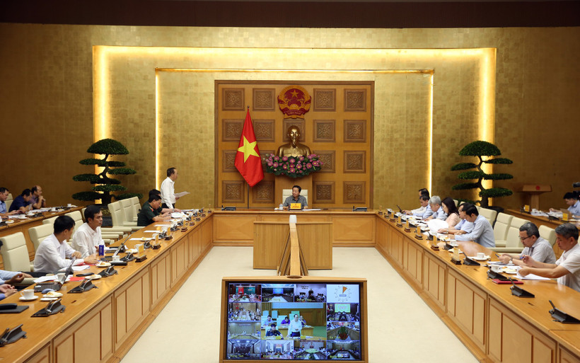 Deputy Prime Minister Tran Hong Ha chairs the 17th meeting of the national steering committee on IUU fishing prevention. (Photo: baochinhphu.vn)