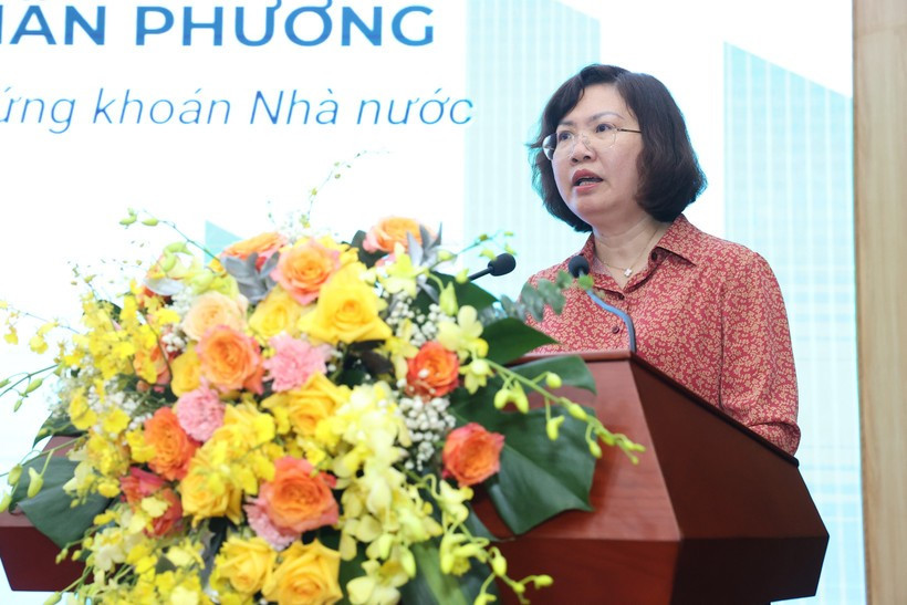 Vu Thi Chan Phuong, Chairwoman of the State Securities Commission, delivers a speech at the seminar. (Photo: VietnamPlus)