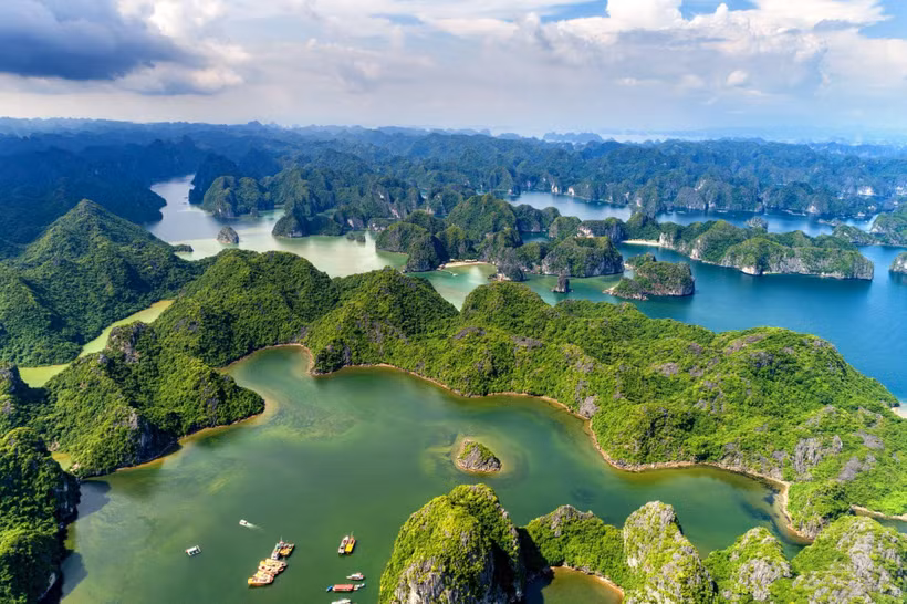 Cat Ba is the only place in Vietnam that boasts three national and international titles. (Photo: Sun Group)