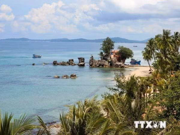 A beach on Phu Quoc Island. (Photo: VNA)