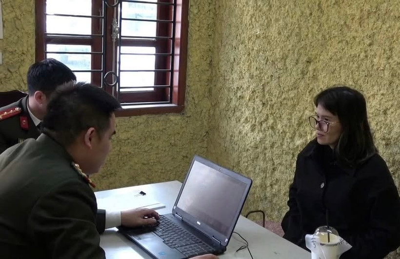 Hoang Thi Hong Thai at the police office. (Photo: Hanoi Department of Public Security)