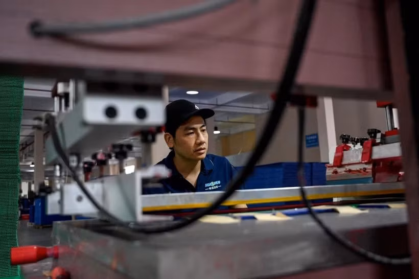 On a year-on-year basis, Vietnam’s total exports and imports for the first 10 months of 2025 are up 16.2% and 18.6%, respectively. (Photo: AFP)