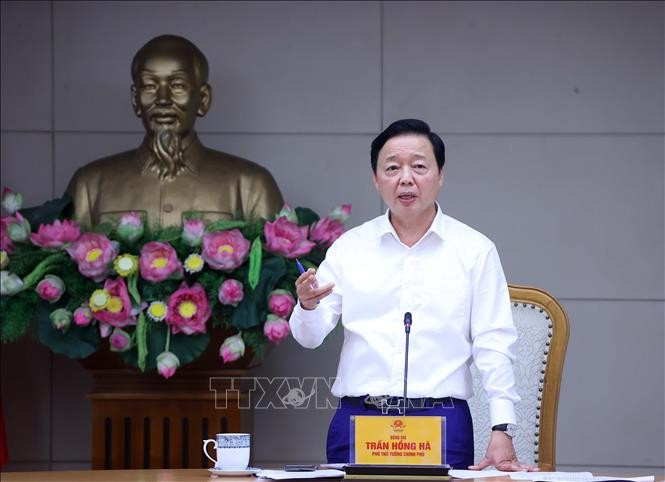 Deputy Prime Minister Tran Hong Ha chairs a meeting of the National Steering Committee for Illegal, Unreported and Unregulated (IUU) Fishing Prevention and Control in Hanoi on August 1, 2025. (Photo: VNA)