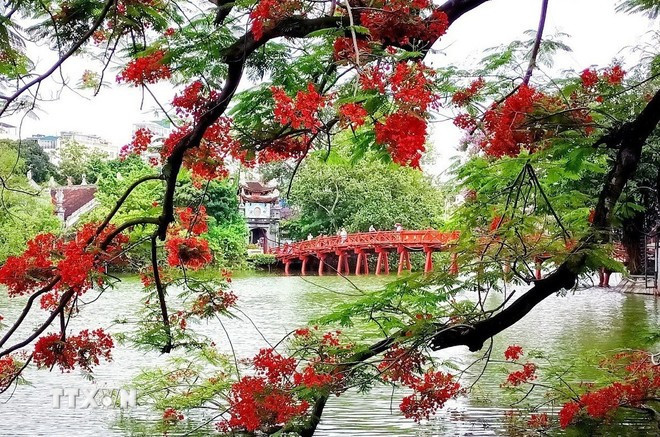 A corner of Hoan Kiem Lake, Hanoi. (Photo: VNA)