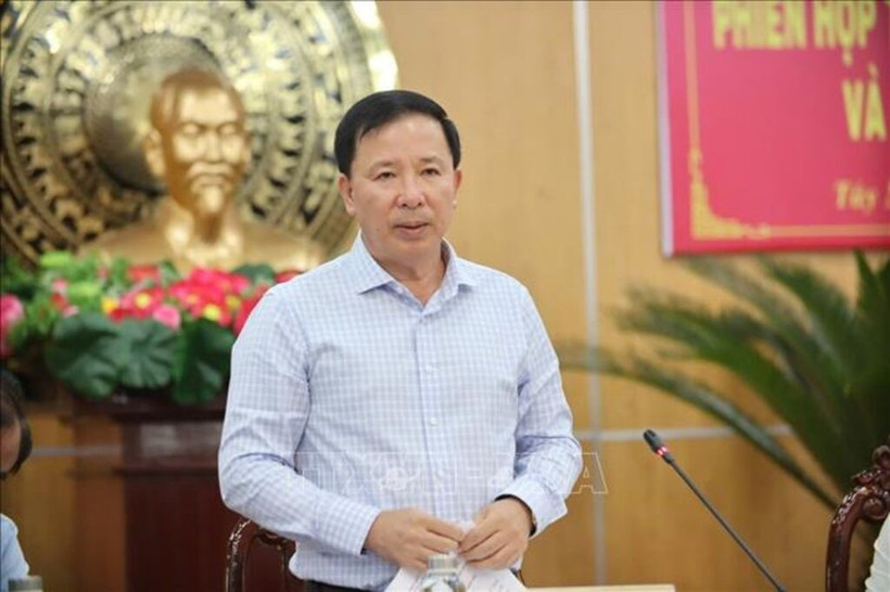 Chairman of the Tay Ninh provincial People’s Committee Nguyen Van Ut speaks at a recent meeting to review the socio-economic situation in the first half of 2025 and set tasks for the remaining months. (Photo: VNA)