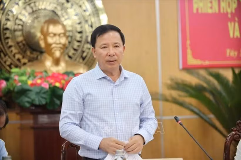 Chairman of the Tay Ninh provincial People’s Committee Nguyen Van Ut speaks at a recent meeting to review the socio-economic situation in the first half of 2025 and set tasks for the remaining months. (Photo: VNA)