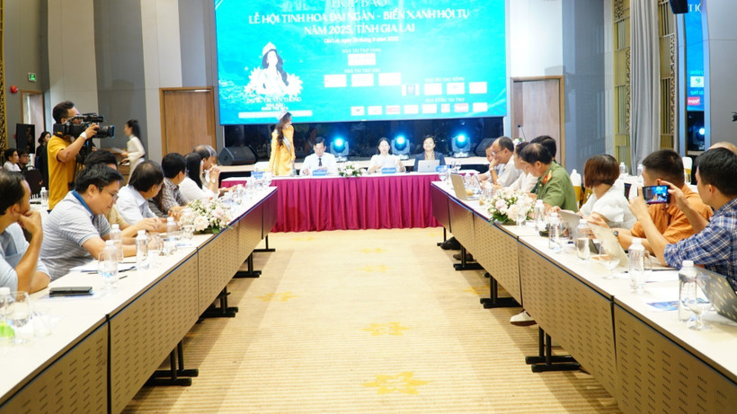 An overview of the press briefing on August 26, 2025. (Photo: VNA)