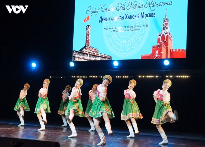 A performance of “Kalinka” at the art programme “Hanoi – Echoes of a Thousand Years.” (Photo: VOV)