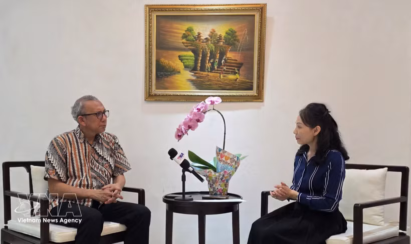 Beni Sukadis, Senior Coordinator at Indonesia’s Institute for Defence and Strategic Studies (Lesperssi) grants an interview to the Vietnam News Agency. (Photo: VNA)