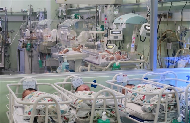 Newborns receiving care at the neonatal department of Hung Vuong Hospital in HCM City. (Photo: VNA)