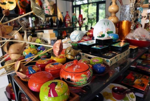 Lacquerware products from Ha Thai lacquer craft village in Duyen Ha commune, Thuong Tin district are exported to European markets, Japan, and the Republic of Korea. (Photo: VNA)