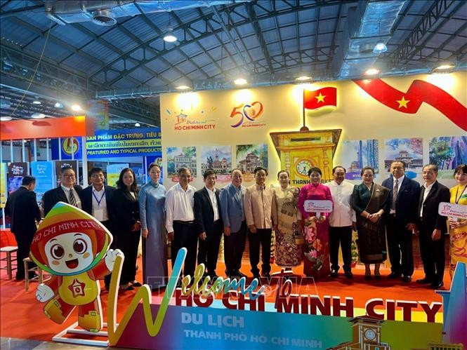 The 5th Exhibition of Ho Chi Minh City and Friendship Provinces and Cities in Savannakhet takes place from April 2 to 6. (Photo: VNA)