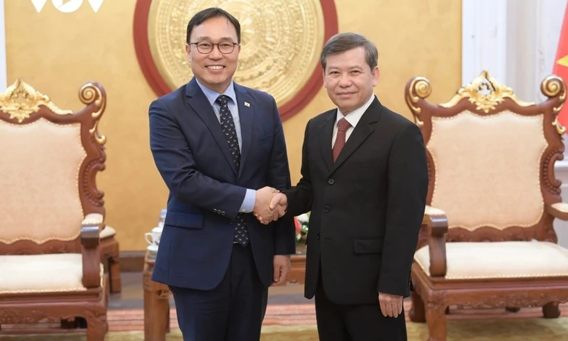 Chief Justice of the Supreme People’s Court Le Minh Tri hosted a reception for RoK Ambassador to Vietnam Choi Young-sam on March 4. (Photo: VNA)