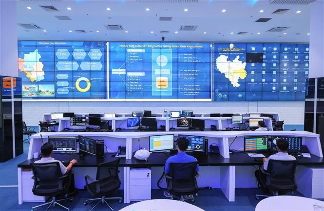 The Binh Duong Provincial Intelligent Operations Centre (IOC) is tasked with monitoring, supervising, and managing activities across several critical sectors, including public security, traffic control, smart transportation, and emissions monitoring. (Photo: VNA) 