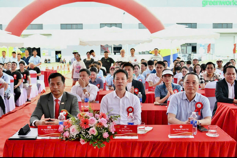 Delegates attend the groundbreaking ceremony for Phase 2 of the Greenworks Thai Binh project at Lien Ha Thai Industrial Park. (Photo: baodautu.vn)