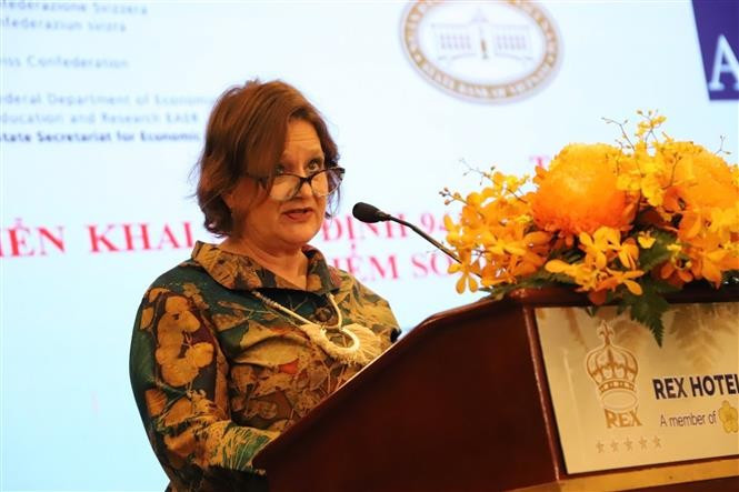 Kelly Hattel, Senior Financial Sector Specialist at the Asian Development Bank (ADB) delivers speech at the seminar. (Photo: VNA)