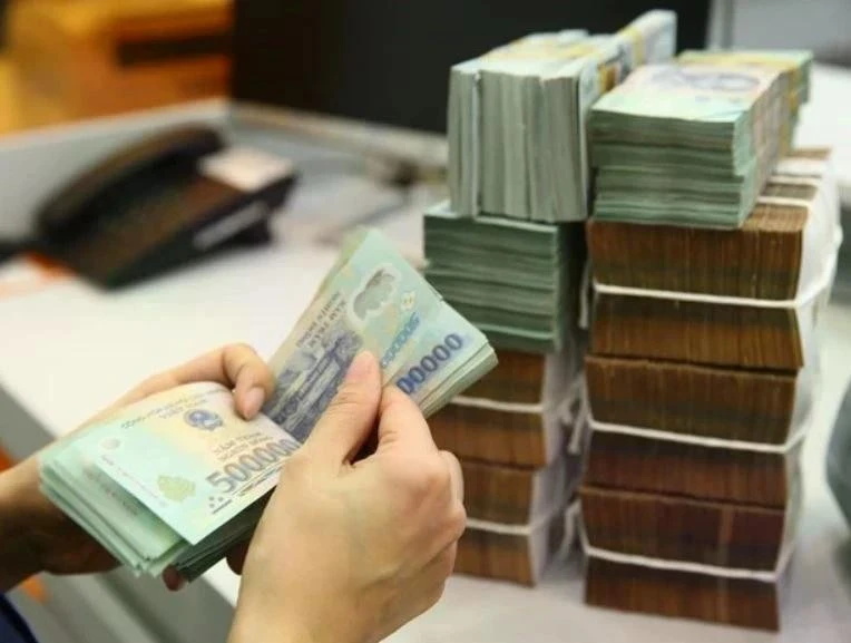 Vietnam’s state budget revenue was estimated at 499.8 trillion VND in the first two months of 2025. (Photo: VNA)