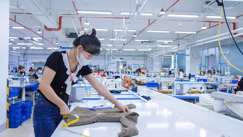Production activities at Destination Garment Co., Ltd. (Photo: VNA)