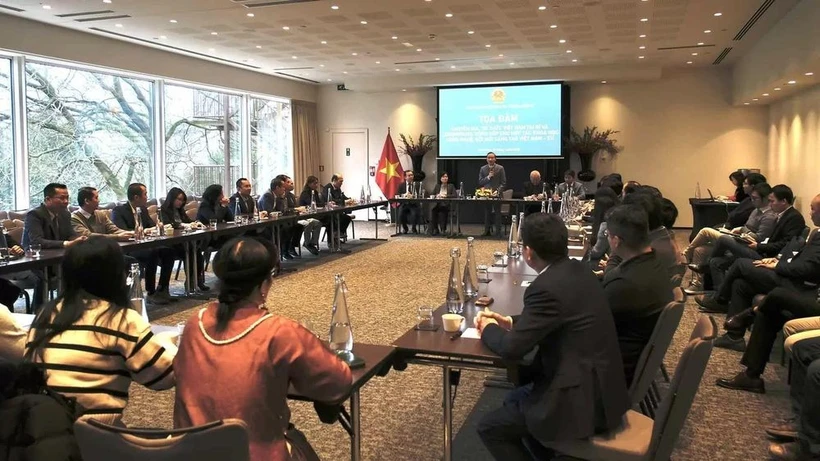 The seminar in Brussels on January 19 gathers Vietnamese intellectuals in Belgium and Luxembourg. (Photo: Vietnam Embassy in Belgium)