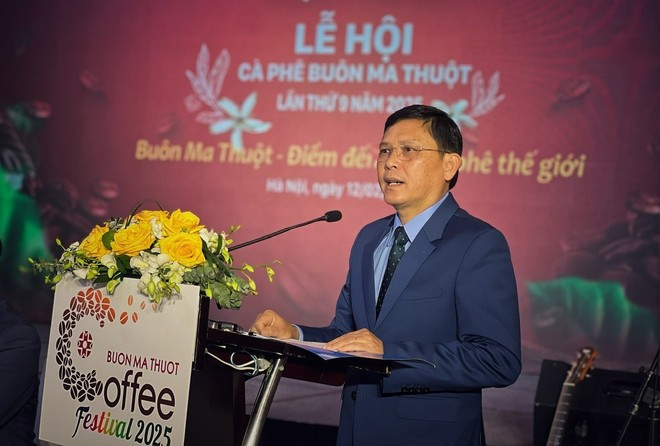 Vice Chairman of the Dak Lak provincial People's Committee Nguyen Tuan Ha, who is also head of the organising board of the Buon Ma Thuot Coffee Festival 2025, speaks at the press conference. (Photo: VietnamPlus) tuan-ha.jpg