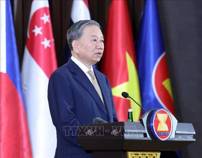 General Secretary of the Communist Party of Vietnam (CPV) Central Committee To Lam delivers a keynote policy speech at the ceremony to celebrate the 30th anniversary of Vietnam's accession to the Association of Southeast Asian Nations (ASEAN) in Jakarta, Indonesia, on March 10 morning. (Photo: VNA) speech.jpg