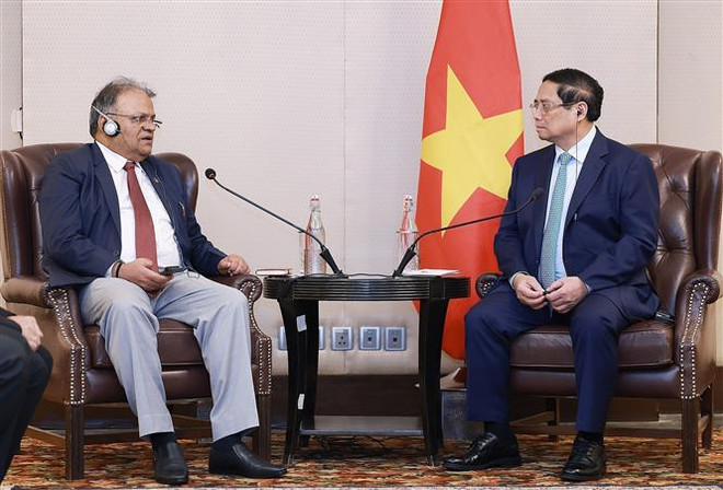 Prime Minister Pham Minh Chinh receives Arun Kumar Singh, Chairman and CEO of the Oil and Natural Gas Corporation Limited (ONGC), in New Delhi on July 31 (Photo: VNA) Arun Kumar Singh.jpg