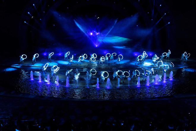 Sun Group's Kiss of the Sea show (Photo: Sun Group) Nụ_Hôn_Của_Biển_Cả.jpg