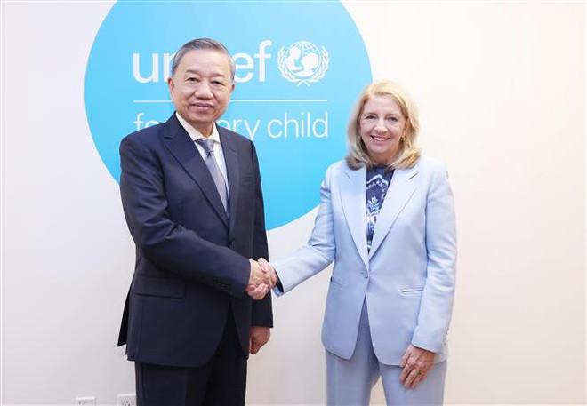 Party General Secretary and President To Lam meets UNICEF Executive Director Catherine Russell (Photo: VNA) To Lam 6.jpg