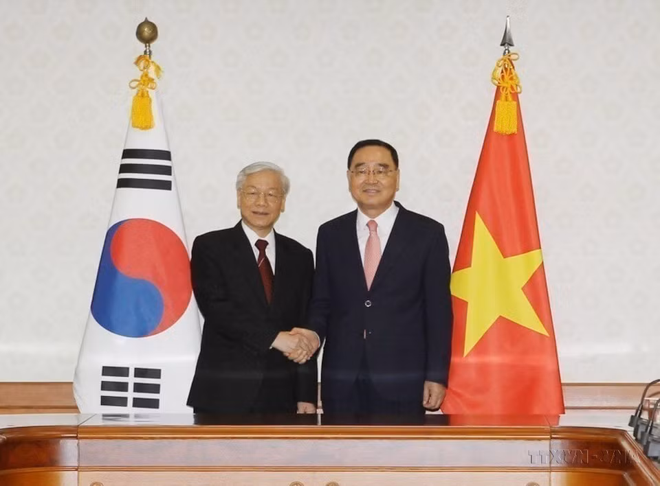 Party General Secretary Nguyen Phu Trong meets with Prime Minister Jung Hong-won in Seoul during his state visit to the Republic of Korea, October 2, 2014. (Photo: VNA)