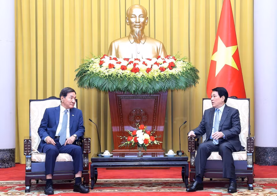 President Luong Cuong meets Park Chang Dal, Special Envoy of the RoK President in Hanoi on July 30, 2025. (Photo: VNA)
