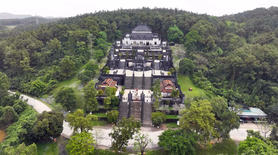 On journey to explore Hue, visitors cannot miss the royal tombs. In the photo: Khai Dinh Tomb. (Photo: VNA)