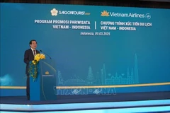 Deputy Director of the Vietnam National Authority of Tourism Ha Van Sieu speaks at the Vietnam - Indonesia tourism promotion programme in Jakarta on March 9. (Photo: VNA)