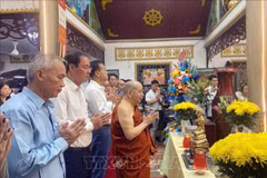A ceremony is organised at Pho Minh pagoda on April 6 to jointly celebrate the traditional New Year festivals of Bunpimay of Laos, Songkran of Thailand, Chol Chhnam Thmay of Cambodia, and Thingyang of Myanmar. (Photo: VNA)