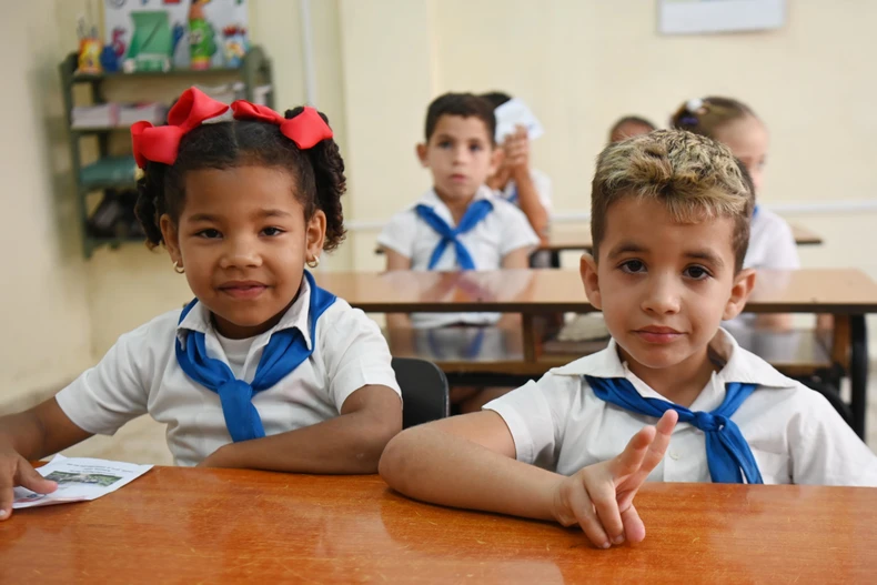 Students of Mártires de Tarará Primary School enjoy their new school. (Photo: VNA)