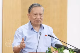Party General Secretary and State President To Lam speaks at a meeting with voters from ten wards in central Hanoi on May 4. (Photo: VNA)