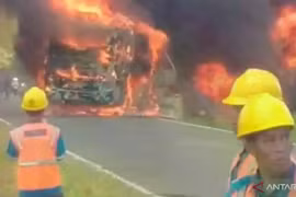 Aftermath of the fatal collision between a passenger bus and a tanker truck in the Trans-Sumatra Road in North Musi Rawas district, South Sumatra, Indonesia, on May 6, 2026. (Photo: ANTARA)