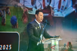 Indonesian Coordinating Minister for Infrastructure and Regional Development Agus Harimurti Yudhoyono delivers a speech at the Indonesia International Sustainability Forum 2025 in Jakarta on October 10, 2025. (Photo: ANTARA)