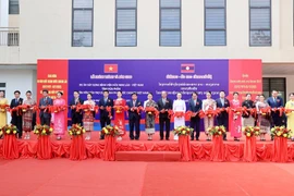 At the inauguration and handover ceremony of the Laos-Vietnam friendship hospital in Houaphanh province, northern Laos, on December 4. (Photo: baochinhphu.vn)