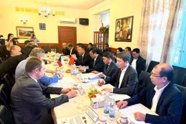 At the roundtable conference on cooperation in education and scientific research between Vietnam and the Czech Republic Prague on June 6. (Photo: VNA)