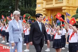 Vietnamese State President Luong Cuong (R) and Governor-General of Australia Sam Mostyn during the latter's state visit to Vietnam in September 2026. (Photo: VNA)