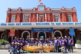 Rail travel is increasingly attracting individuals, organisations, and businesses. (Photo: VNA)