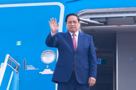 Prime Minister Pham Minh Chinh leaves Hanoi for Laos on December 2 morning to attend the Vietnam–Laos Politburos’ meeting and co-chair the 48th session of the Vietnam–Laos Intergovernmental Committee. (Photo: VNA)