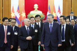 Party General Secretary To Lam (right, front) meets with Cambodian King Norodom Sihamoni during his state visit to Vietnam on November 28, 2024. (Photo: VNA)