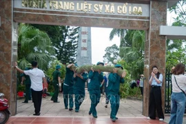 The Hanoi “Green Weekend” programme encompasses renovating martyr cemeteries and hero memorial sites. (Photo: VNA)