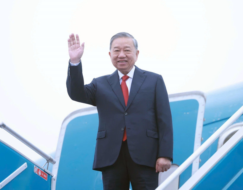 General Secretary of the Communist Party of Vietnam (CPV) Central Committee To Lam leaves Hanoi on February 5 morning for a state visit to Laos. (Photo: VNA)