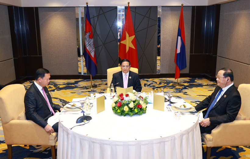 Vietnamese Prime Minister Pham Minh Chinh (centre) on May 26 has a working breakfast with Cambodian PM Samdech Thipadei Hun Manet (left) and Lao PM Sonexay Siphandone in Kuala Lumpur, Malaysia. (Photo: VNA)