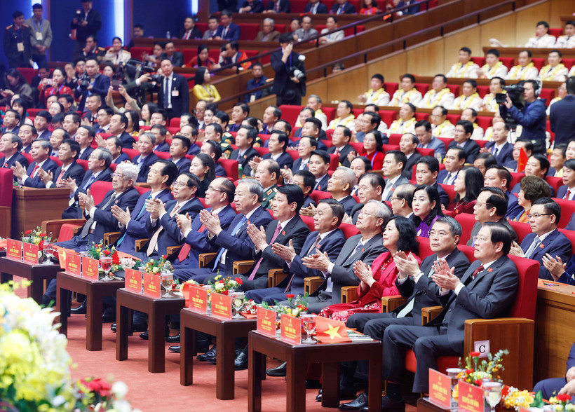 Party and State leaders attend the 11th National Patriotic Emulation Congress. (Photo: VNA)