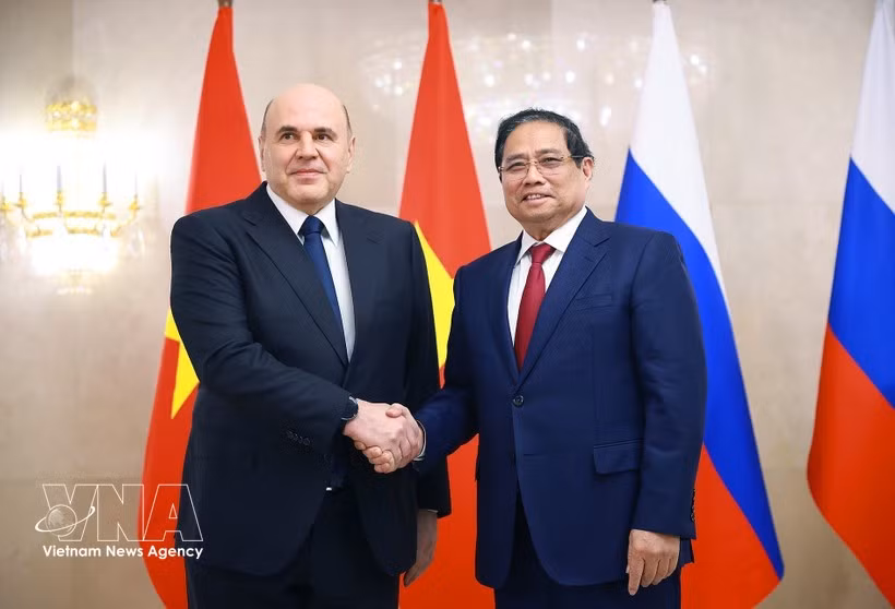 Vietnamese PM Pham Minh Chinh (R) holds talks with his Russian counterpart Mikhail Mishustin in Moscow on March 23. (Photo: VNA)