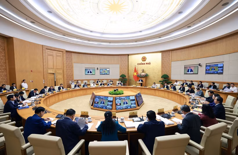 An overview of the Government's regular meeting on November 8. (Photo: VNA)